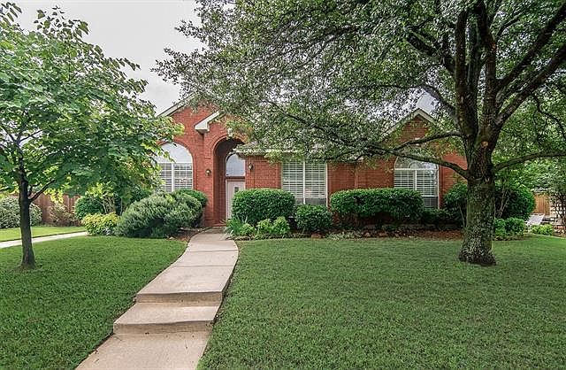 1st image of 309 Woodbridge Ct