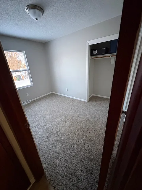 3 bed, 884 sqft, $1,625 — Photo 3