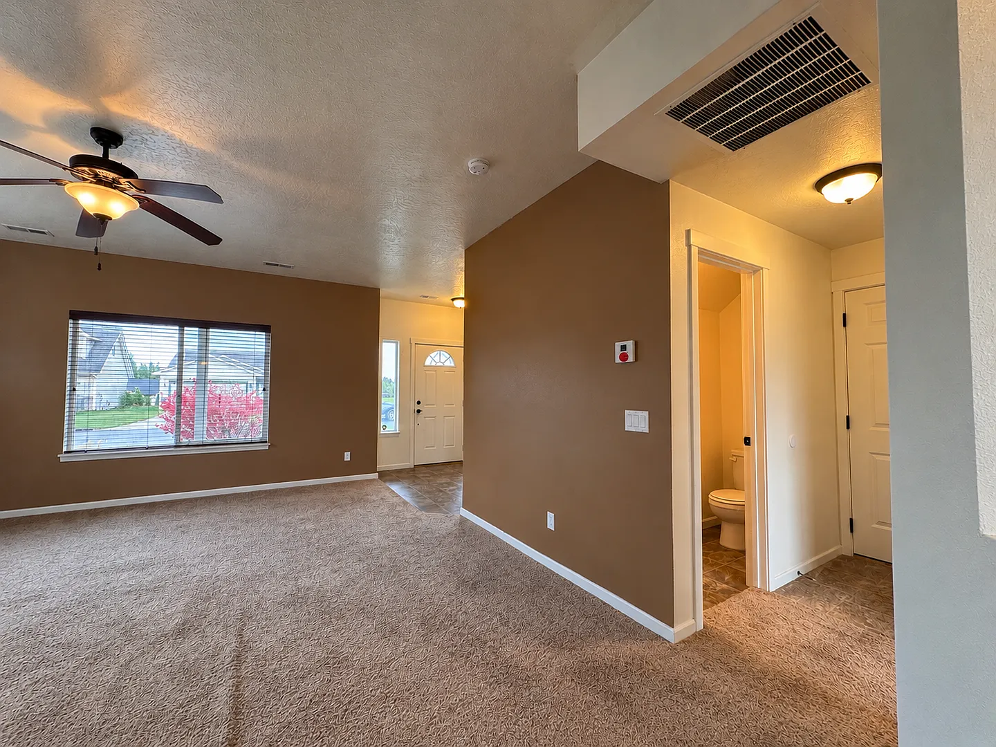 4 Bed, 2.5 Bath Home with Attached Garage — Photo 4