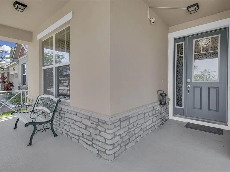 2487 Empress Dr — Photo 2