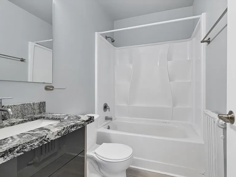 Lake Street Apartments | Downtown Kirkland | Renovated Units Just Steps from Marina Park — Photo 16