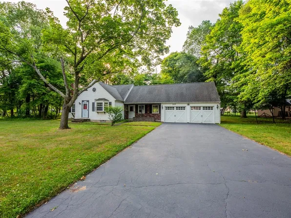 469 Covewood Blvd, Webster, NY 14580