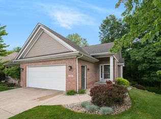 1904 Autumn Crest Ln, Kalamazoo, MI 49008