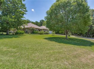 1441 Robyn Rd, Azle, TX 76020