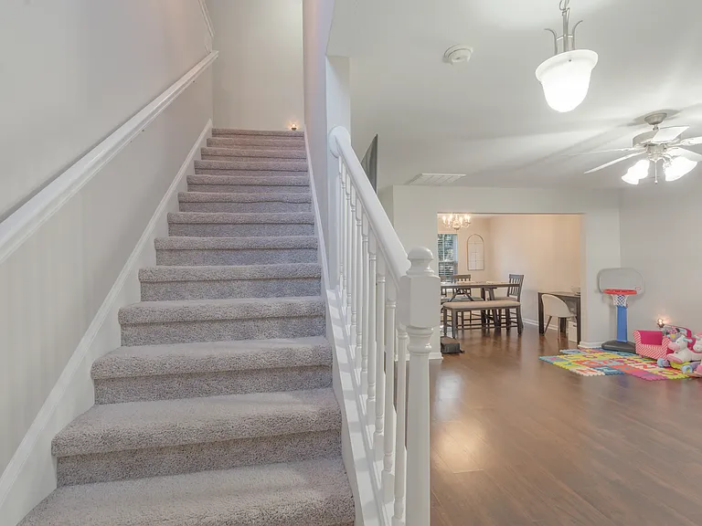 223 Stockbridge Dr — Photo 3