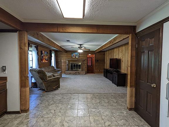 4th image of 170 Spring Creek Dr