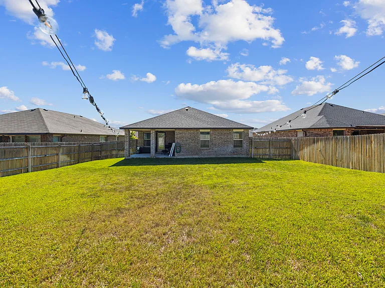 8402 Pleasant Trail Dr — Photo 34
