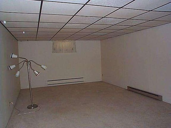 5th image of 225 Riverwood Dr