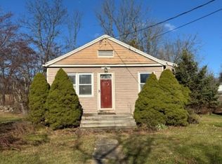 6 Maple Ln, Hampton Boro, NJ 08827