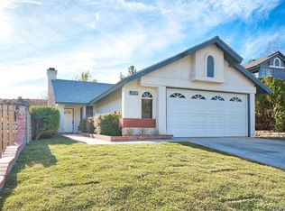 22920 White Pine Pl, Santa Clarita, CA 91390