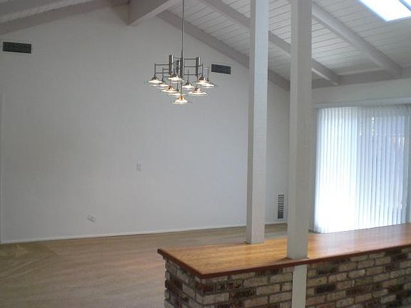 5th image of 15589 Gardenia Way