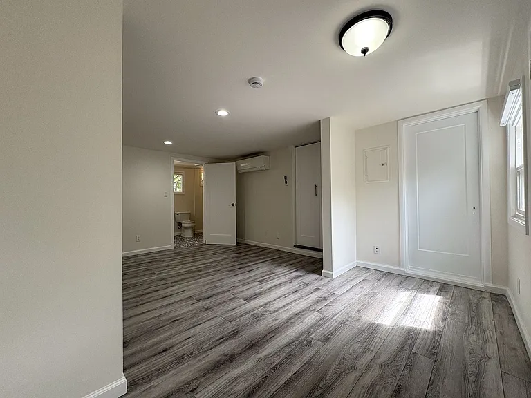 2350 Alameda De Las Pulgas — Photo 42