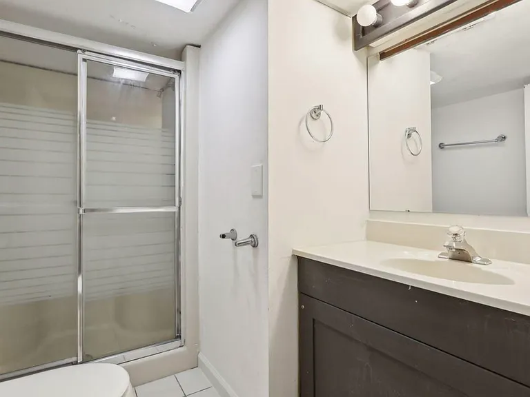 3912 Thomas Ave N #2 — Photo 15