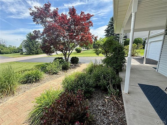 3rd image of 6075 Singletree Ln