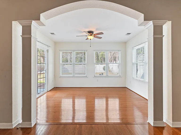 908 Silvercrest Dr — Photo 11