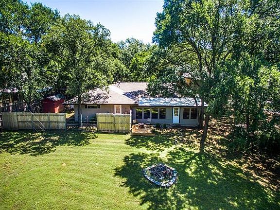 4th image of 209 Wild Oak Ln