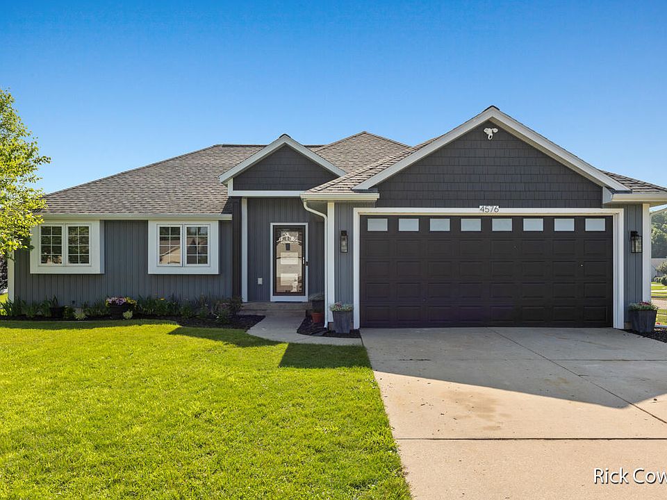 1st image of 4576 Sunnyslope Dr