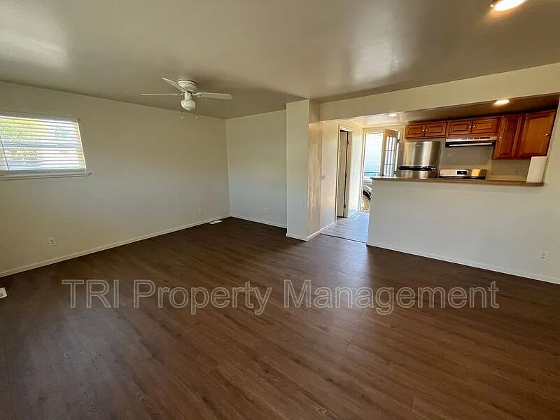 2 bed, 1.0 bath, $2,050 — Photo 4