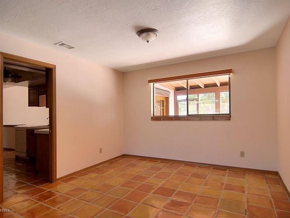 4th image of 3150 Ottawa Ct
