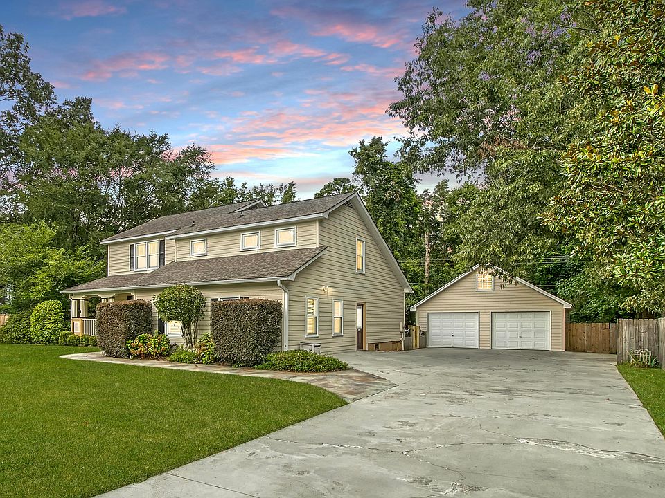 1st image of 623 King Charles Cir