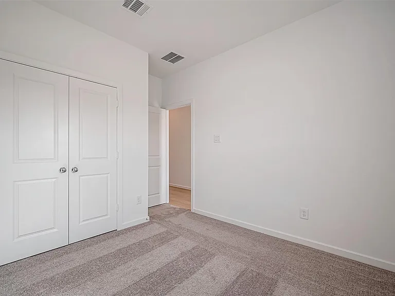 1127 Sugar Dr — Photo 5