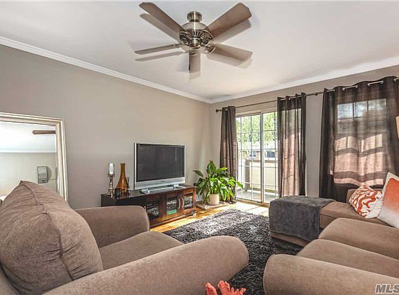 3rd image of 7 Glen Hollow Dr APT B29