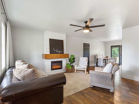 2nd image of 607 Westside Villa Dr