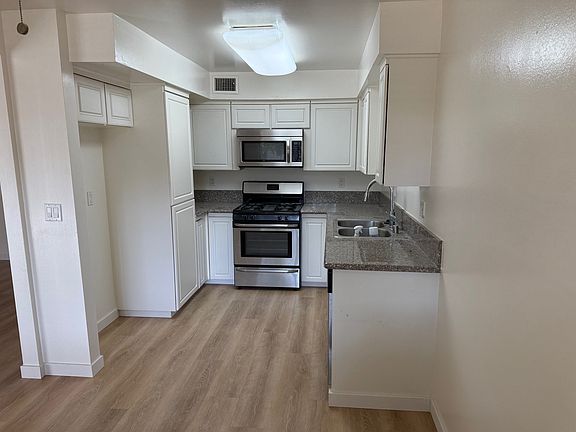 4th image of 2800 Brea Blvd #B