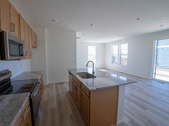 3rd image of 280 Nighthawk St