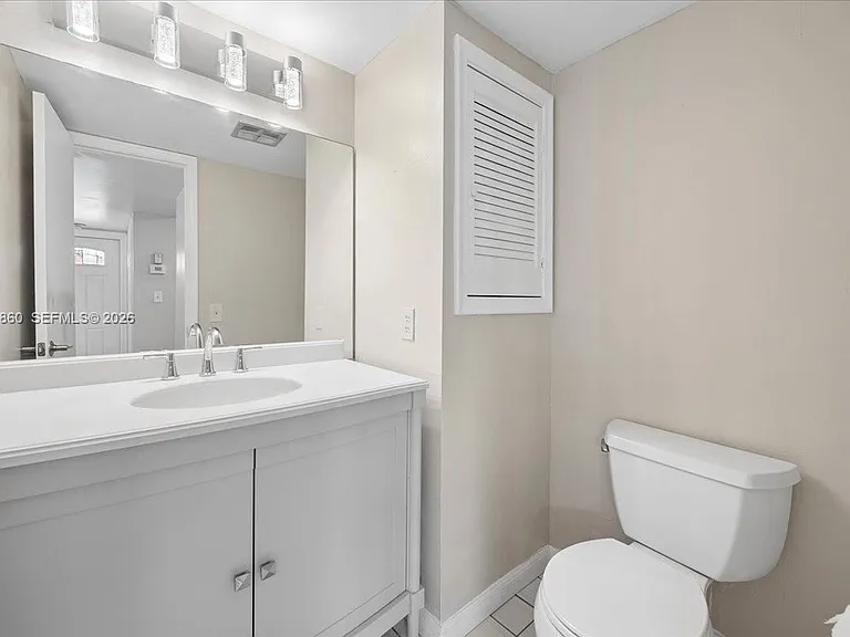 800 S Hollybrook Dr #205 — Photo 10