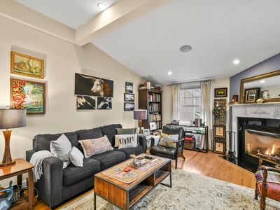 34 Church St APT 2A, Lenox, MA, 01240