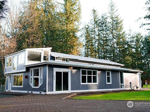 4th image of 404 11th Street