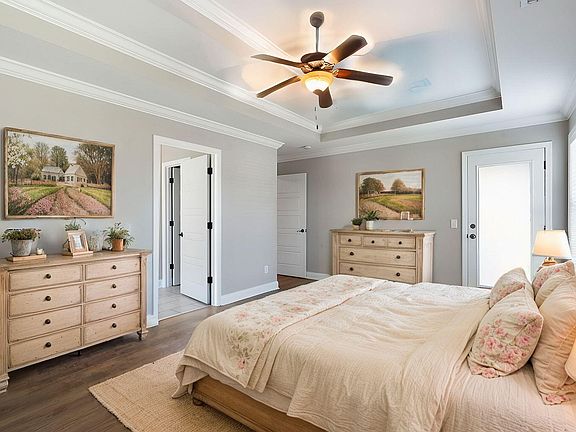 5th image of 105 Holly Oak Ln
