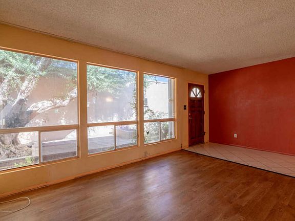 4th image of 336 W Pebble Beach Dr