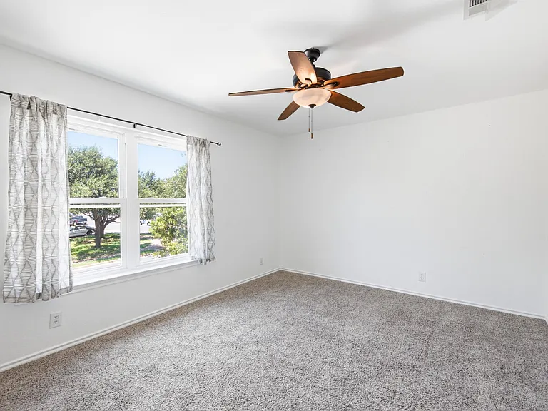 1314 Chalk Ln — Photo 20