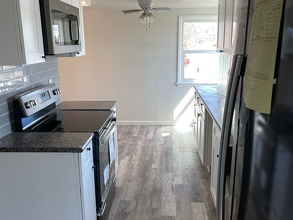 3rd image of 822 Santa Fe Ave #1