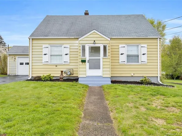 49 Lynmoor Place, Hamden, CT 06517