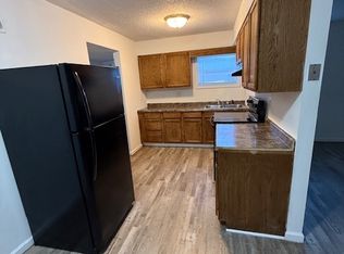 203 W North St, Eldon, MO 65026