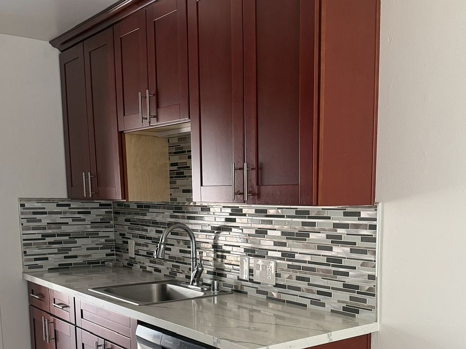 1st image of 4890 Hamilton Ave APT 1