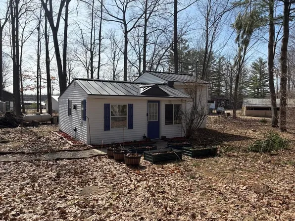 5199 Parklane Dr, Harrison, MI 48625