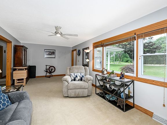 4th image of 27820 Annetta Dr