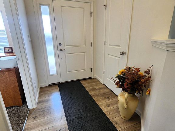 3rd image of 6149 Silvercreek Dr