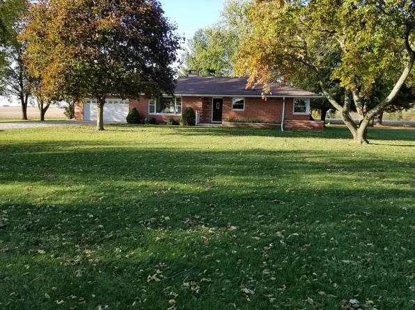 9617 W McCullough Rd, Peoria, IL 61607