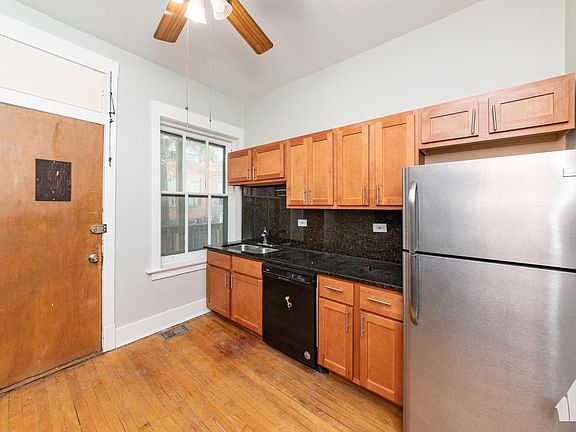 5th image of 1535 W Leland Ave #1E