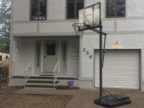 256 Lawrence Ave