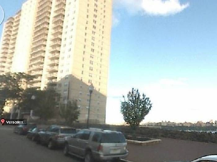 FULL AMENITY HI-RISE