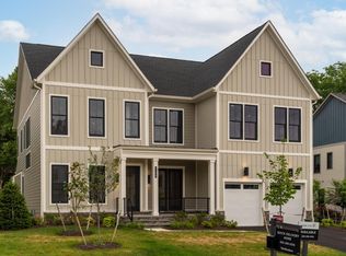 7198 Greyson Woods Ln, McLean, VA 22101