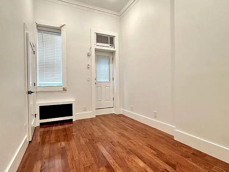 219 Franklin St #1 — Photo 9