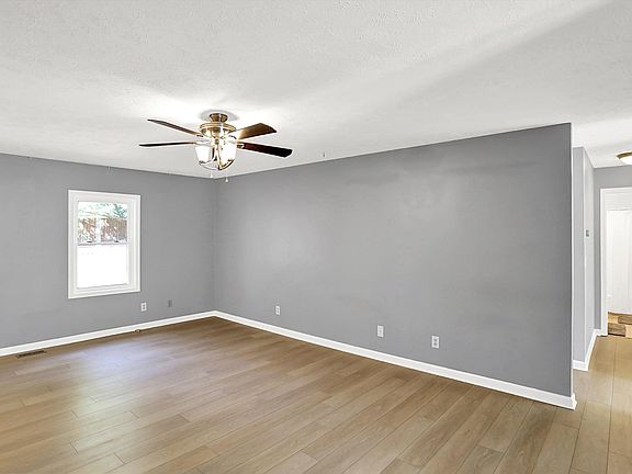 5th image of 857 E Meadowlands Dr
