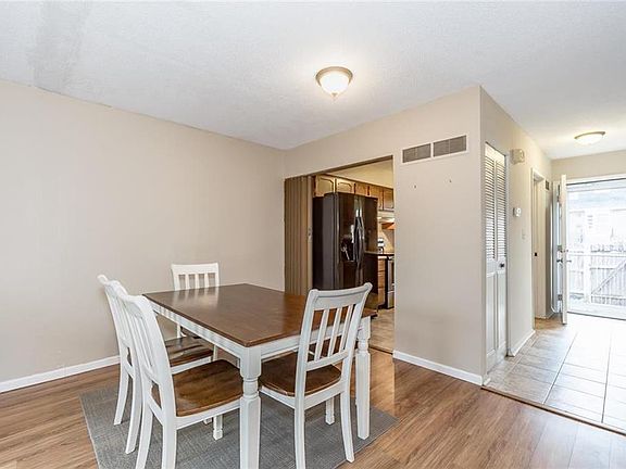 4th image of 8618 W 84th Ter